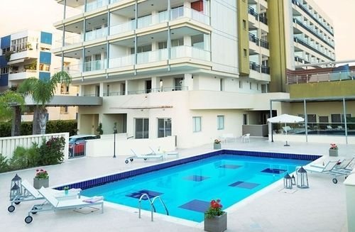 Лимассол: Zavos Marathon Beach Apartments