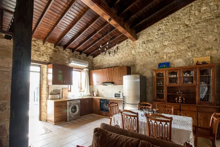 Какопетрия: Yorkis Silikou Village House