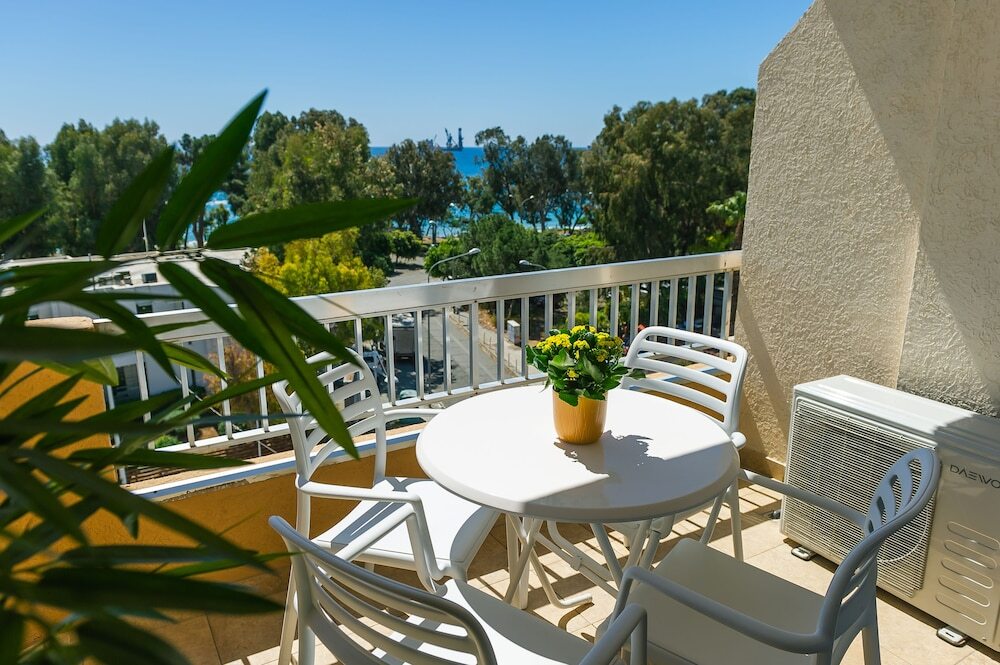 Pebble Beach Holiday Apartments — фото 6