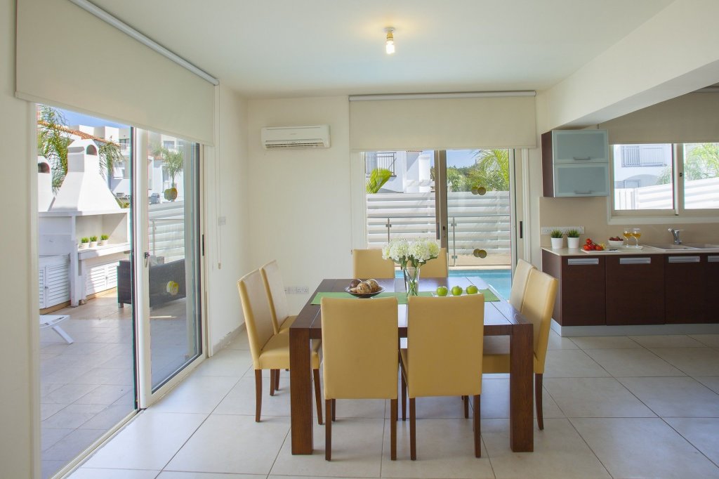 Протарас: Athina Villa 8