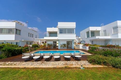 Протарас: Beachfront Villa Balsa