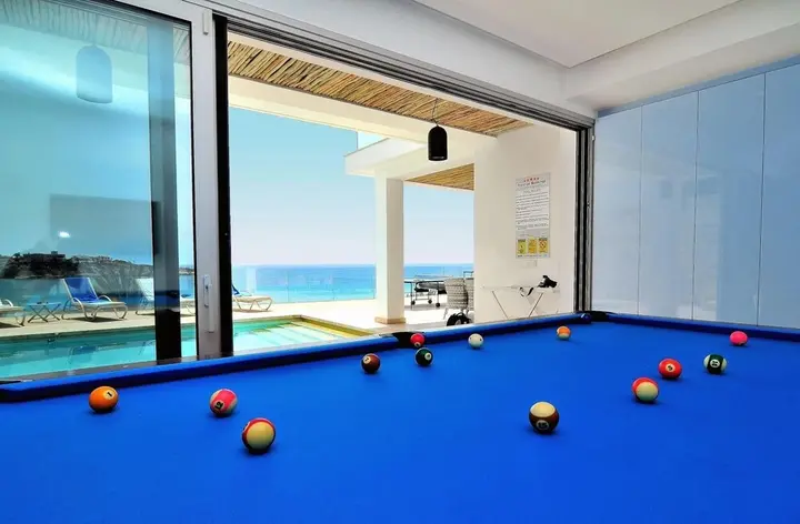 Пейя: Water's Edge Villa