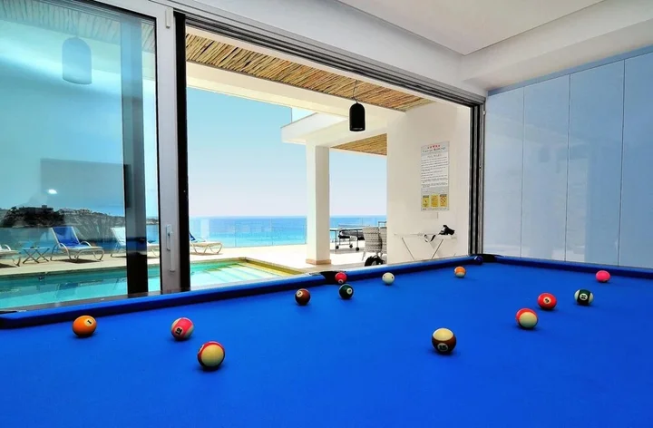 Пейя: Water's Edge Villa
