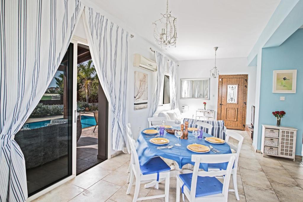 Айя-Напа: Sunny Coast Villa