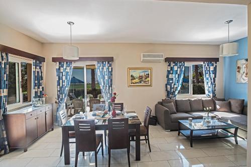 Айя-Напа: Sunny Coast Villa