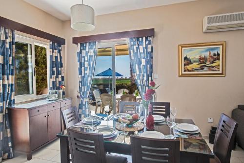 Айя-Напа: Sunny Coast Villa