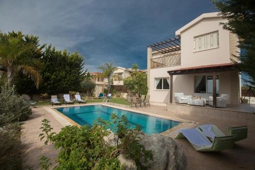 Айя-Напа: Sunny Coast Villa