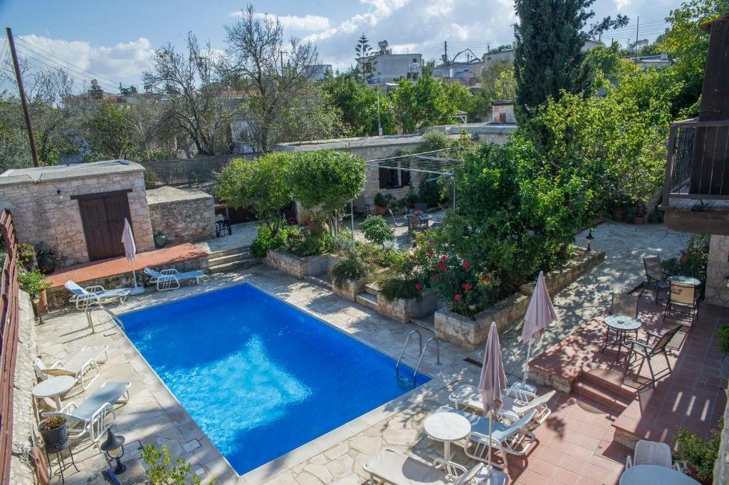 Друшиа: Sappho Manor House