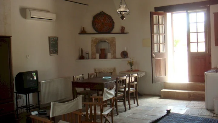 Друшиа: Sappho Manor House