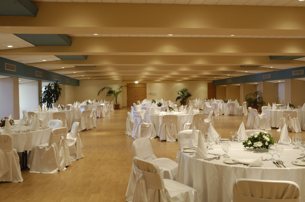 Пафос: Отель Constantinou Bros Athena Royal Beach