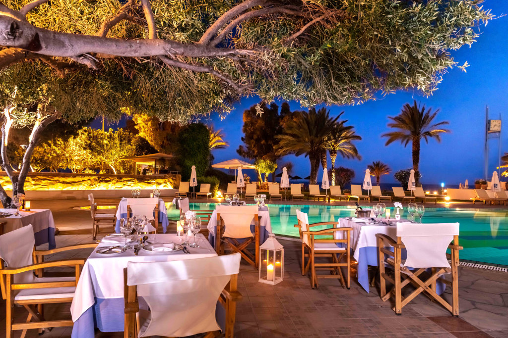 Пафос: Отель Constantinou Bros Athena Royal Beach