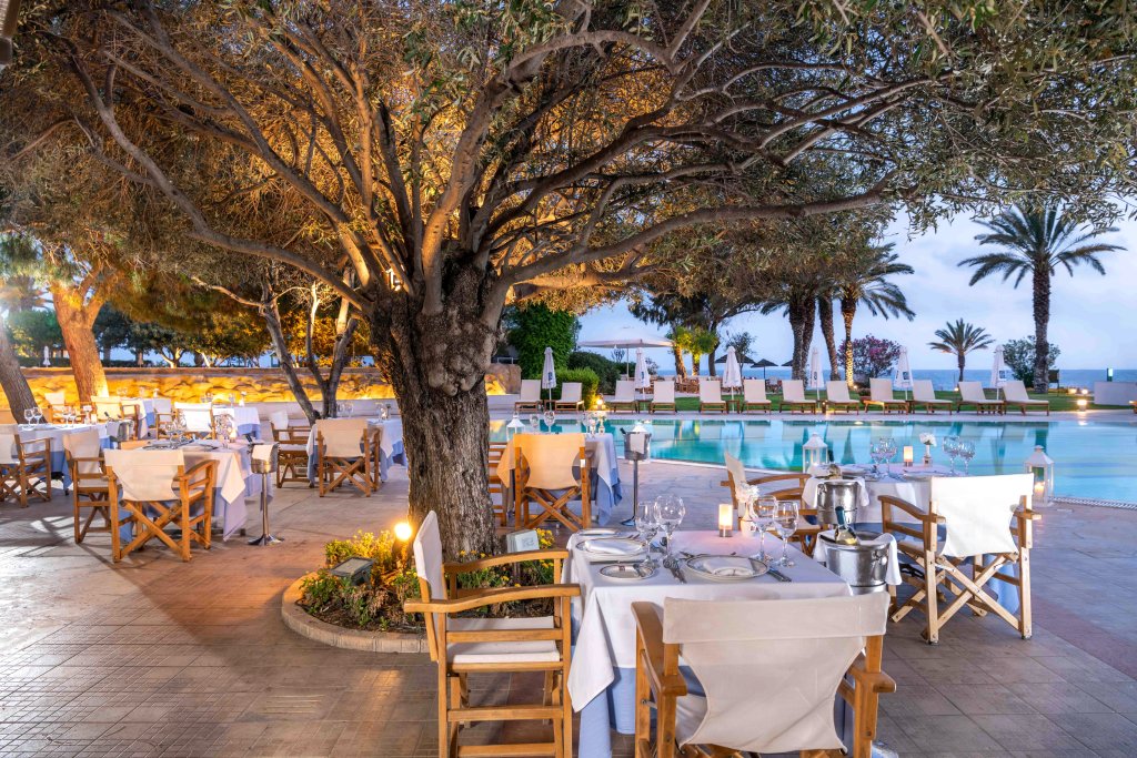 Пафос: Отель Constantinou Bros Athena Royal Beach