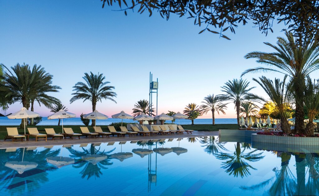 Пафос: Отель Constantinou Bros Athena Royal Beach