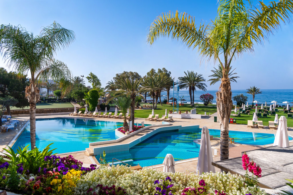 Пафос: Отель Constantinou Bros Athena Royal Beach