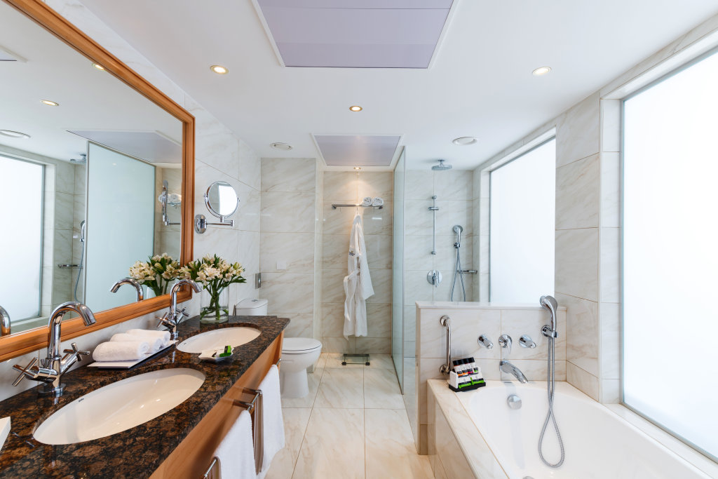 Пафос: Отель Constantinou Bros Athena Royal Beach