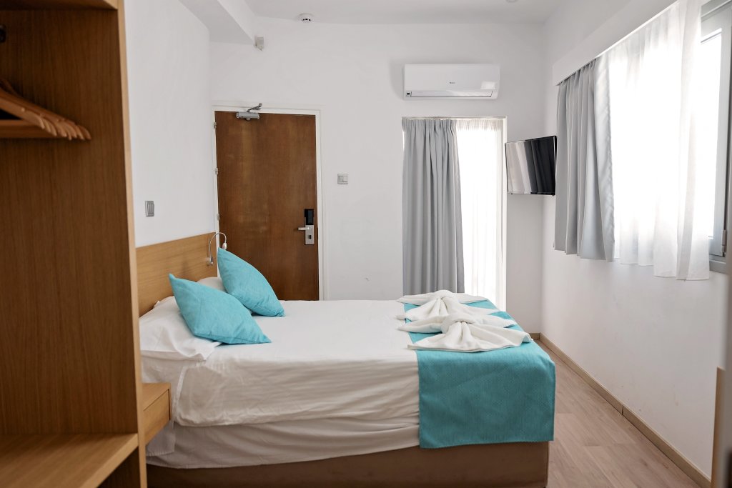 Пафос: Pyramos Hotel