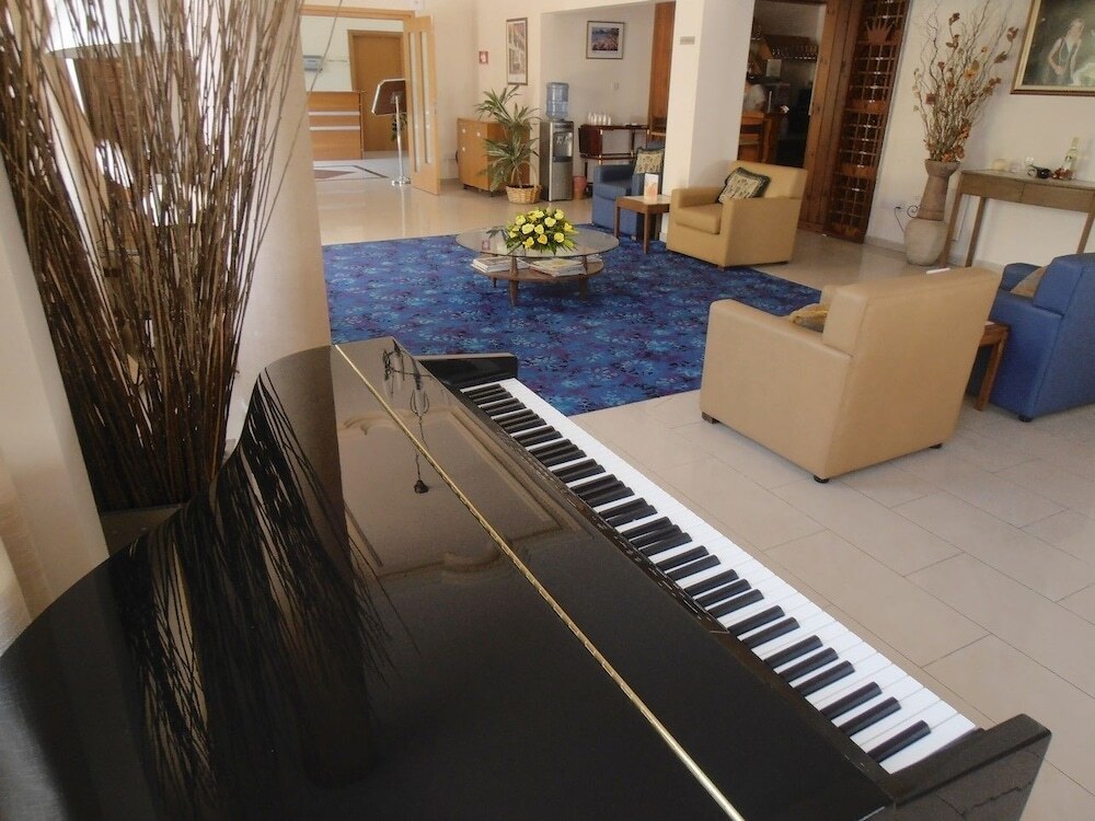 Никосия: Crown Inn Hotel