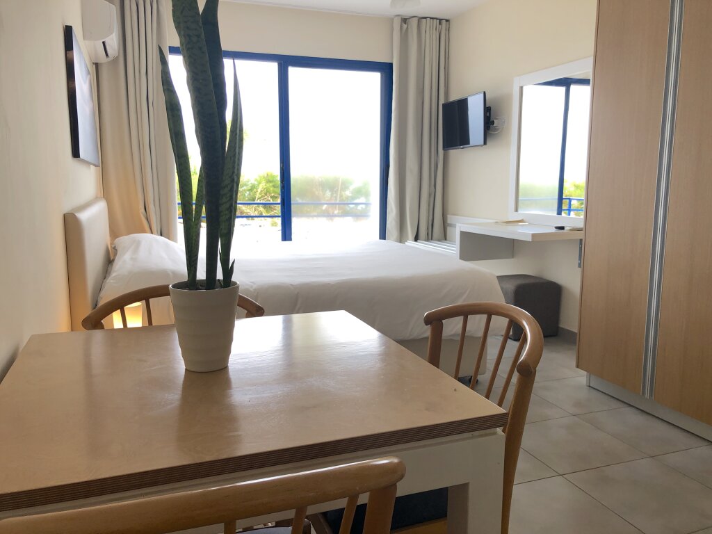 Киссонерга: Vrachia Beach Hotel & Suites - Adults only