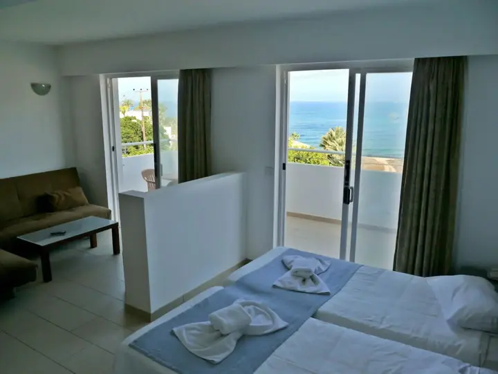 Киссонерга: Theo Sunset Bay Hotel