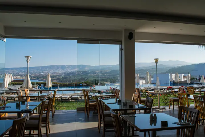 Киссонерга: Theo Sunset Bay Hotel