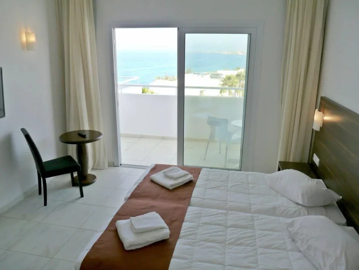 Киссонерга: Theo Sunset Bay Hotel