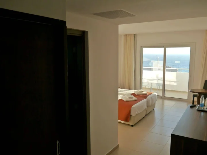 Киссонерга: Theo Sunset Bay Hotel