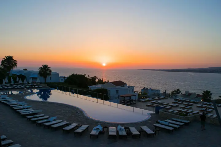 Киссонерга: Theo Sunset Bay Hotel