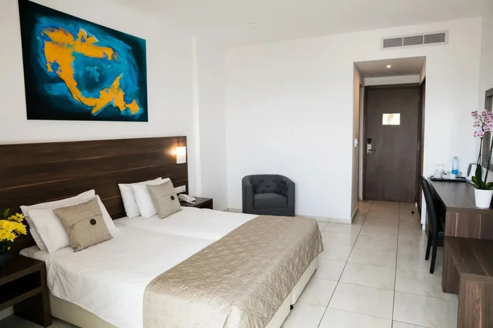 Киссонерга: Theo Sunset Bay Hotel