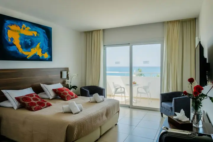 Киссонерга: Theo Sunset Bay Hotel