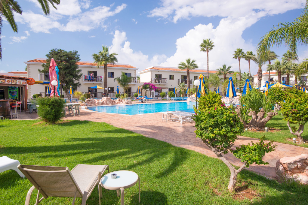 Айя-Напа: Loutsiana Hotel Apts
