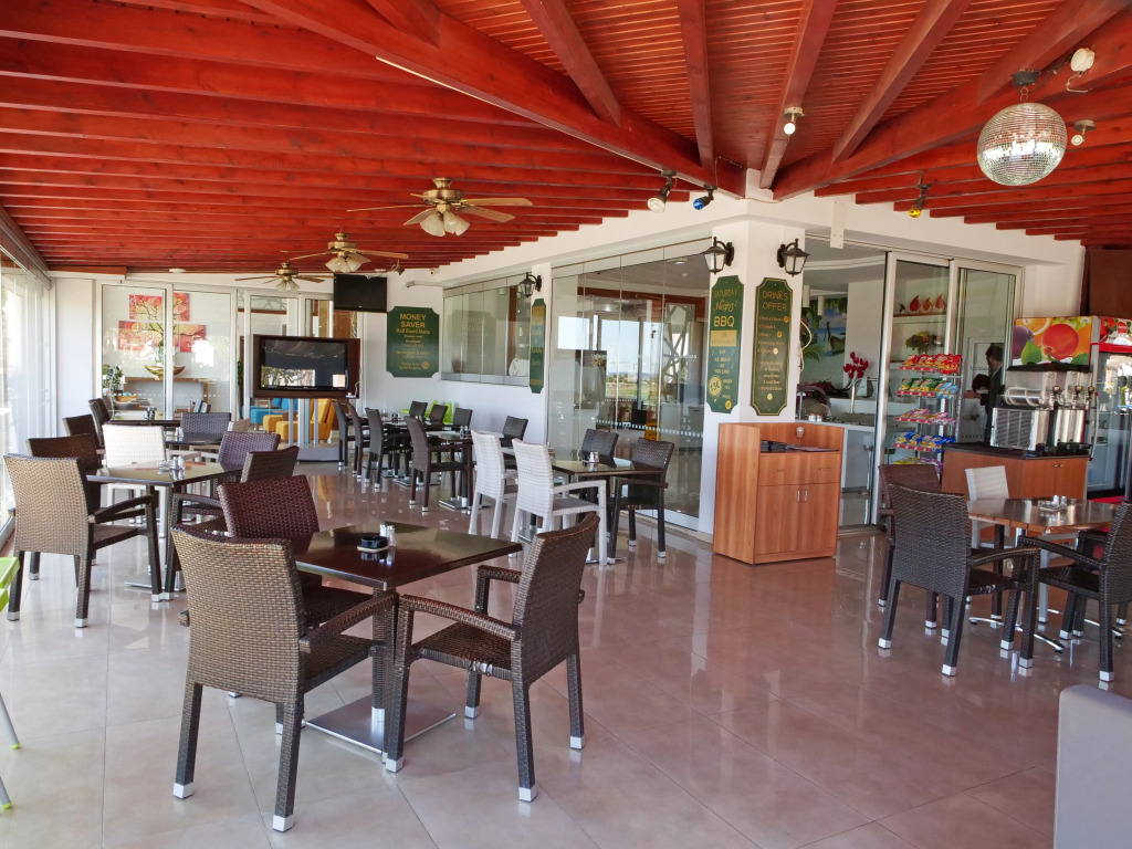 Айя-Напа: Loutsiana Hotel Apts