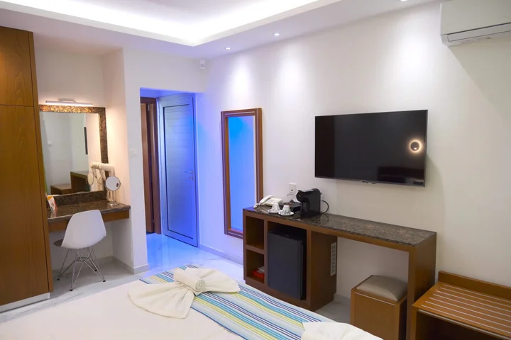 Айя-Напа: Loutsiana Hotel Apts