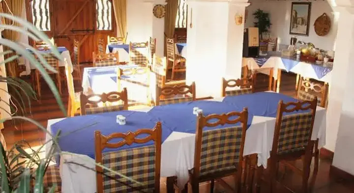 Никосия: Averof Hotel