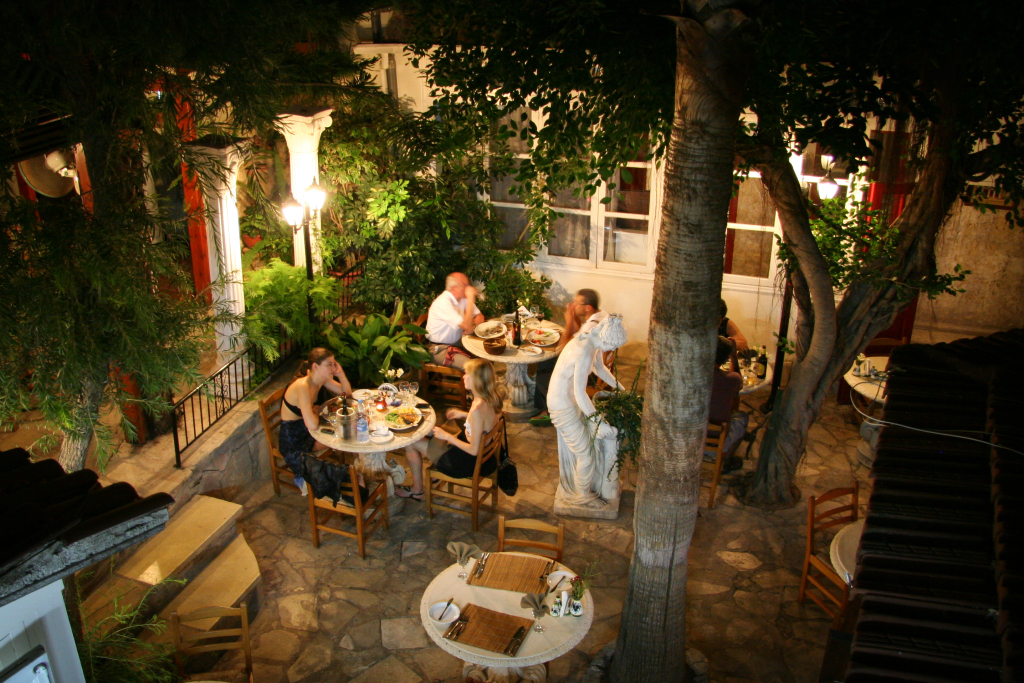 Пафос: Kiniras Traditional Hotel & Restaurant