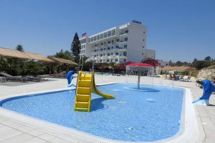 Айя-Напа: Corfu Hotel