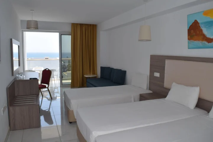 Айя-Напа: Corfu Hotel