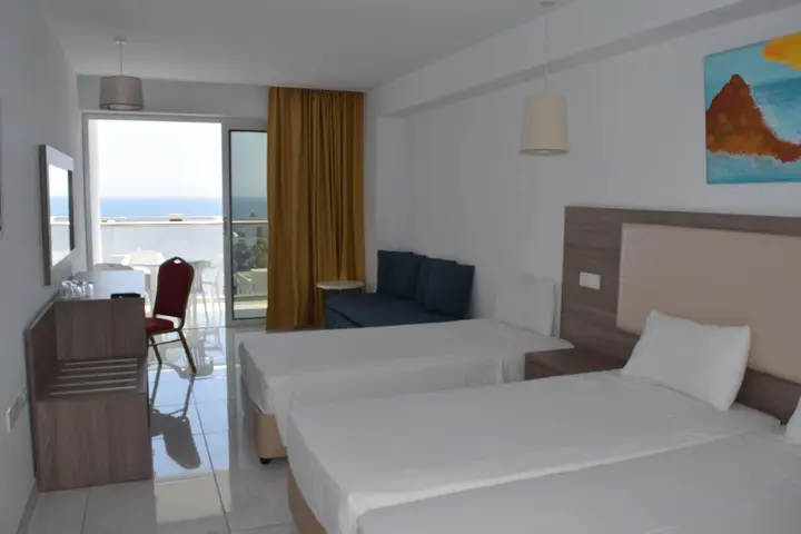 Айя-Напа: Corfu Hotel