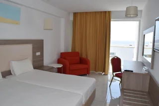 Айя-Напа: Corfu Hotel