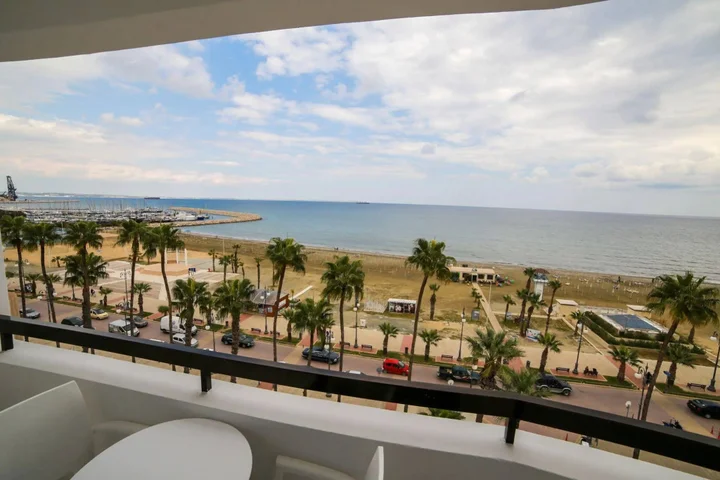 Ларнака: Les Palmiers Beach Hotel
