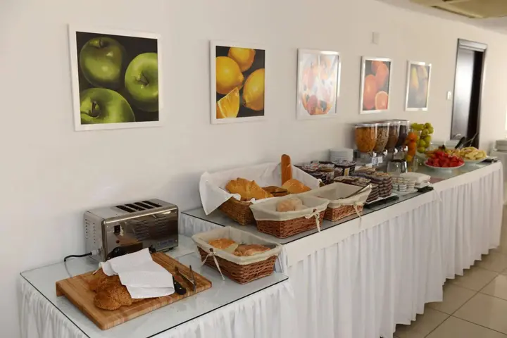 Ларнака: Les Palmiers Beach Hotel
