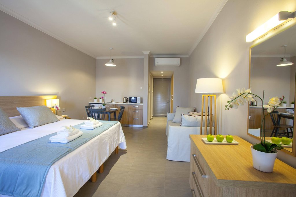 Протарас: Louis St Elias Resort & Waterpark