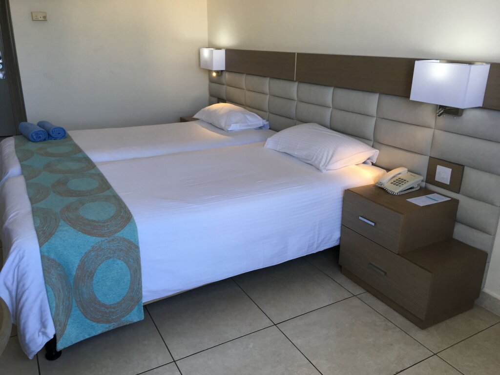 Пафос: Avanti Hotel