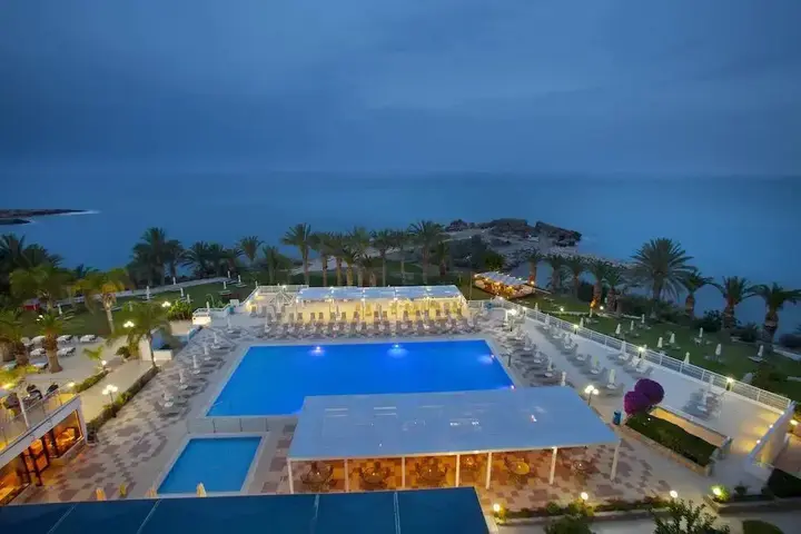 Киссонерга: Queen's Bay Hotel