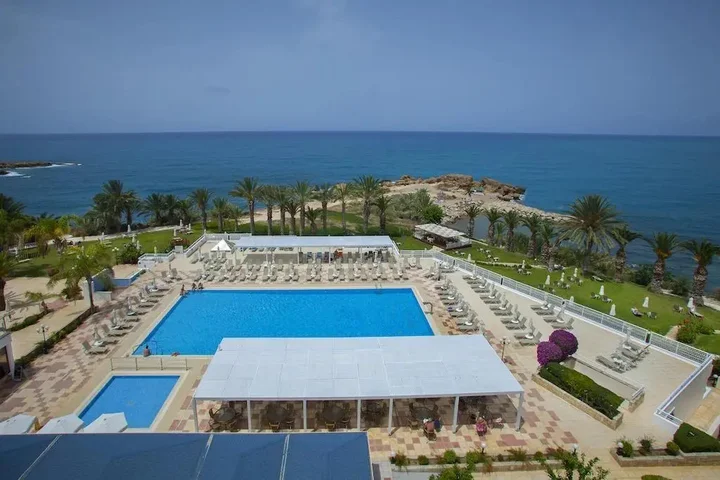 Киссонерга: Queen's Bay Hotel