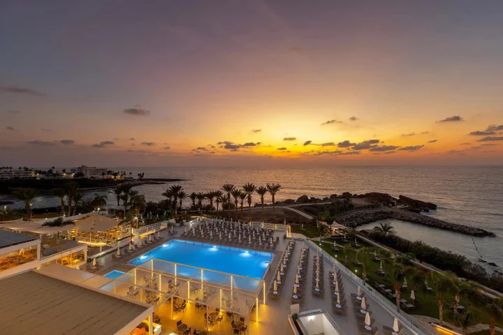 Киссонерга: Queen's Bay Hotel