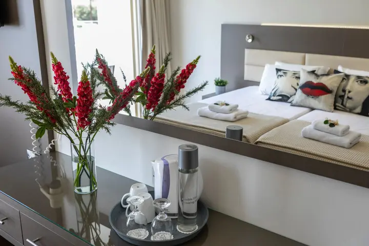 Киссонерга: Queen's Bay Hotel