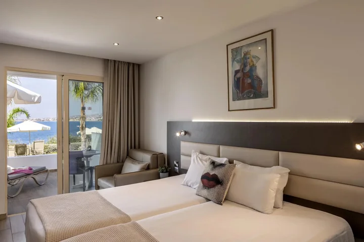 Киссонерга: Queen's Bay Hotel