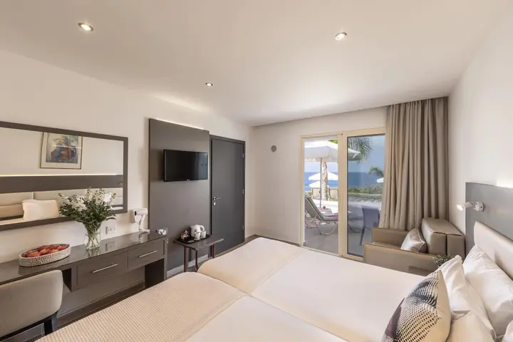 Киссонерга: Queen's Bay Hotel