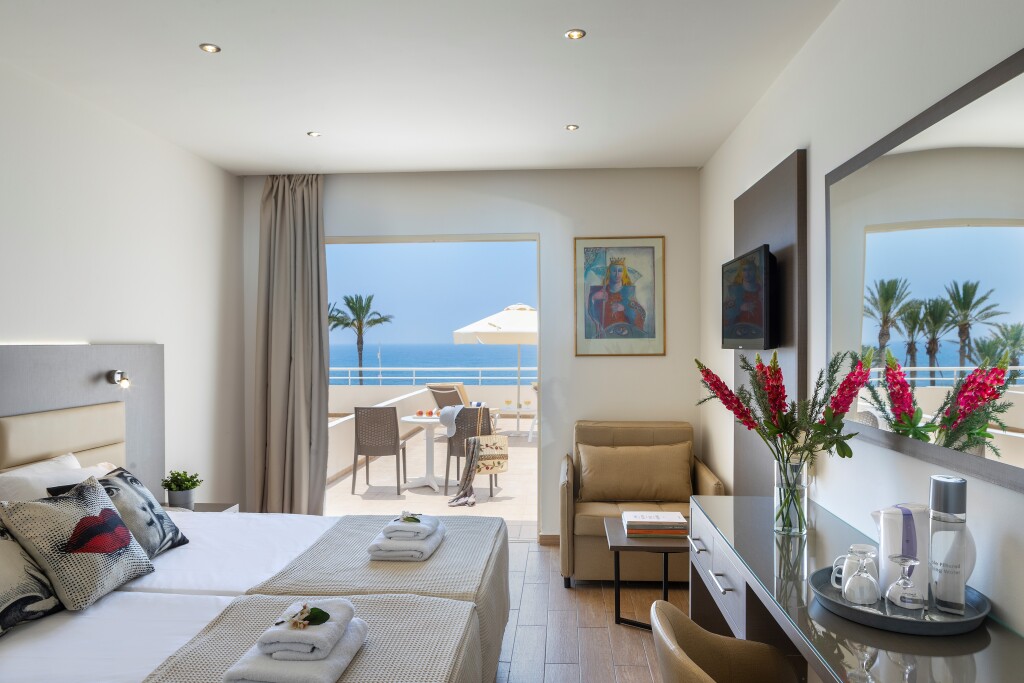 Киссонерга: Queen's Bay Hotel