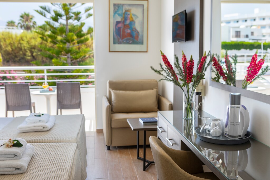 Киссонерга: Queen's Bay Hotel